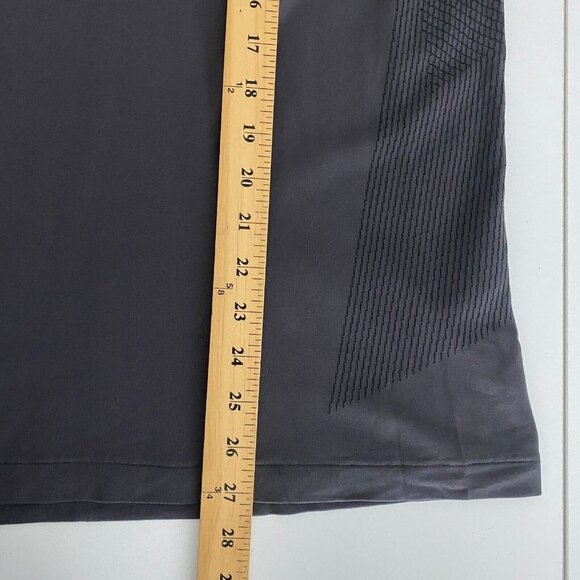 Gymshark T Shirt Mens Medium Gray Short Sleeve Athletic Fit - Picture 9 of 10
